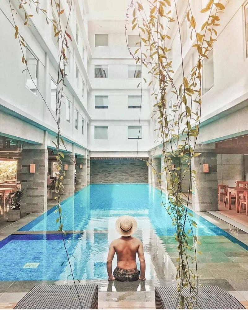 Hotel Swiss-belexpress Kuta 3*