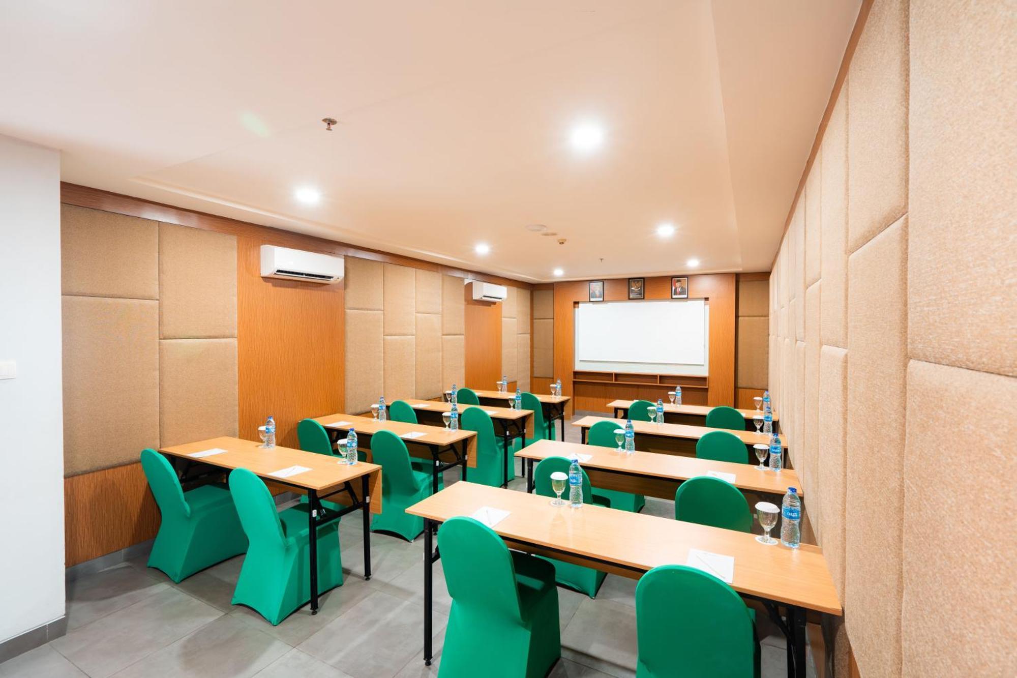 Hotel Swiss-belexpress Kuta 3*